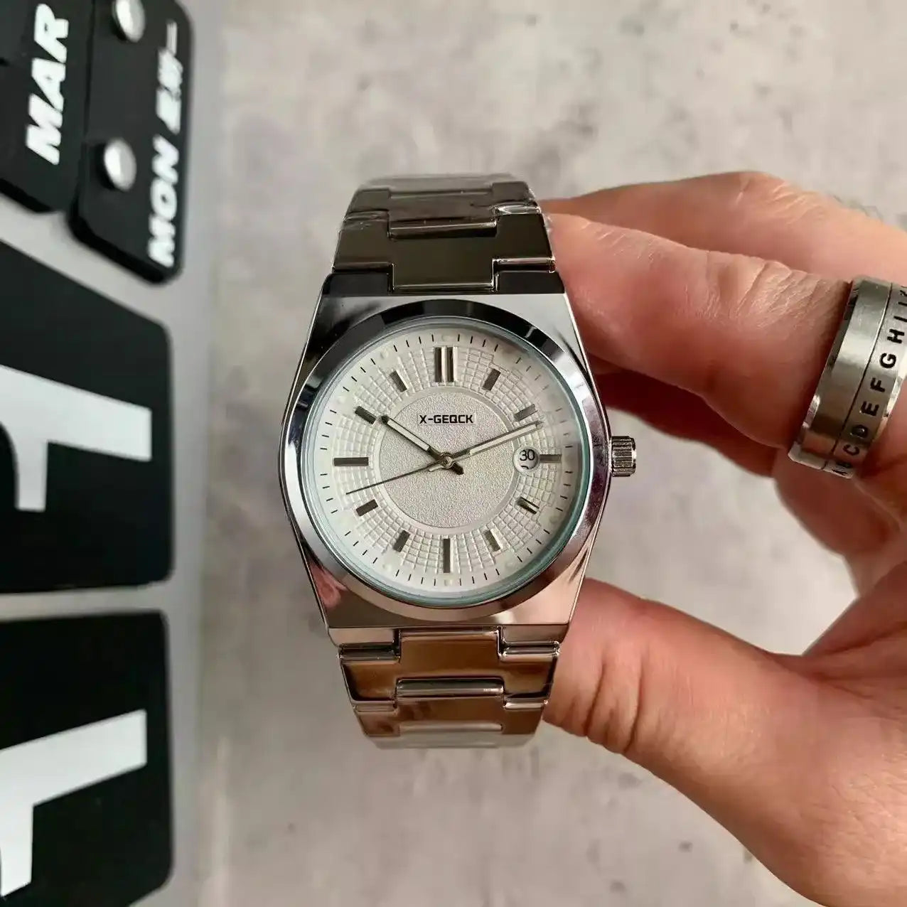 Men's Fashion Minimalist Calendar Waterproof Luminous Watch – Elegant & Tasteful, Trendy Style